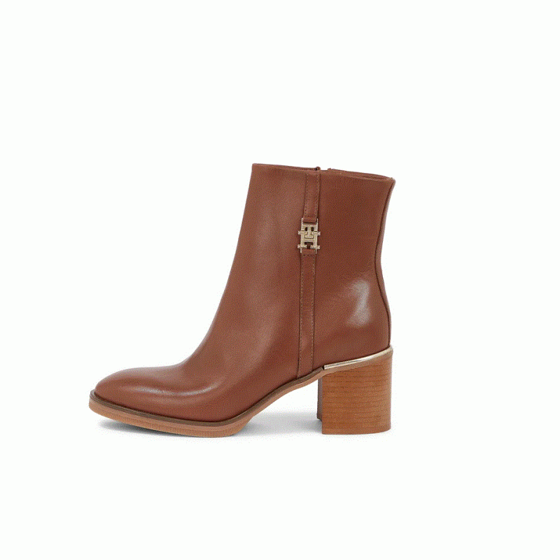 FW0FW07539 FEMININE TH HARDWARE MID BOOTIE TAUPE TOMMY HILFIGER 