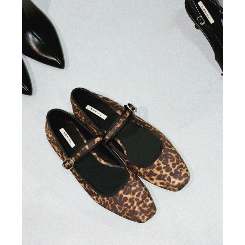 4580 LEOPARD CORINA 